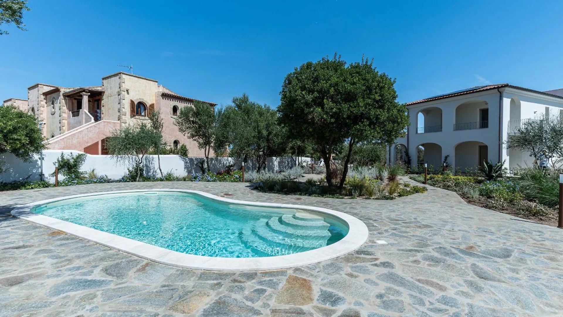 Le Conchiglie Apartments With Pool By Wonderful Italy Olbia