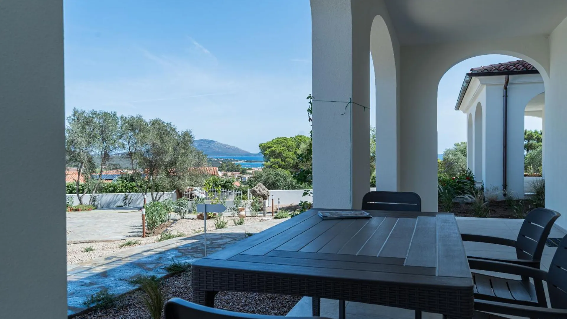 Le Conchiglie Apartments With Pool By Wonderful Italy Olbia