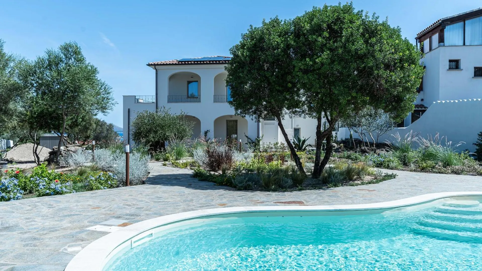Le Conchiglie Apartments With Pool By Wonderful Italy Olbia