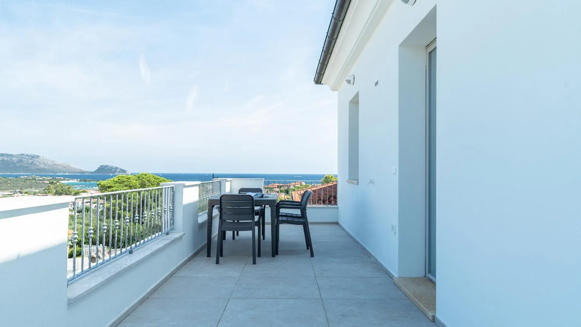 Le Conchiglie Apartments With Pool By Wonderful Italy Olbia
